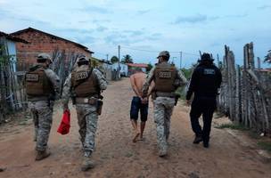 Polícia prende suspeitos de roubos e homicídios durante operação no litoral do Piauí (Foto: -)