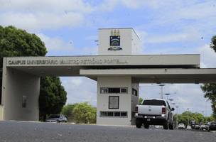 Ufpi lança processo seletivo para professor com salário de até R$ 5 mil (Foto: -)