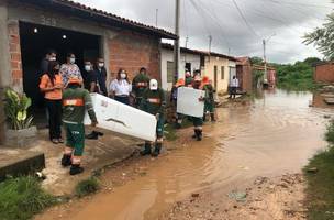 Prefeitura pagará auxilio de R$300 para famílias desabrigadas pelas chuvas (Foto: -)