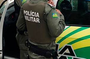 Mulher é presa pela Polícia Militar depois de esfaquear homem no Piauí (Foto: -)
