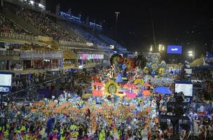 Justiça determina que alegorias sejam escoltadas para evitar acidentes (Foto: -)